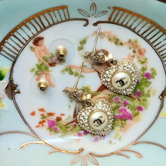 CHANEL Silver Filigree Drop Earrings - Authentic with Paperwork - Picture 2 of 10